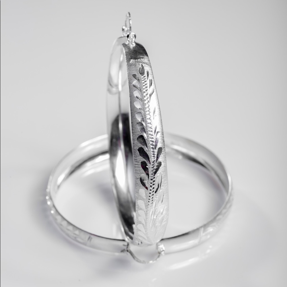 Earring - Picture 3 of 8